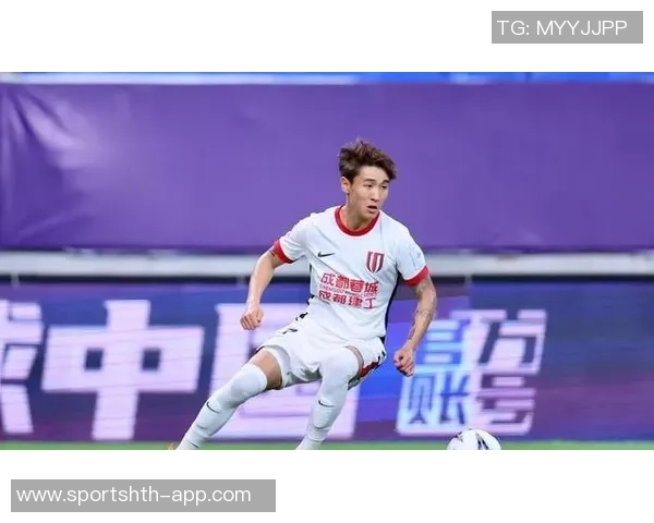 韦世豪传球精准德尔加多突破被封堵错失良机 韦世豪传球精准德尔加多突破被封堵错失良机